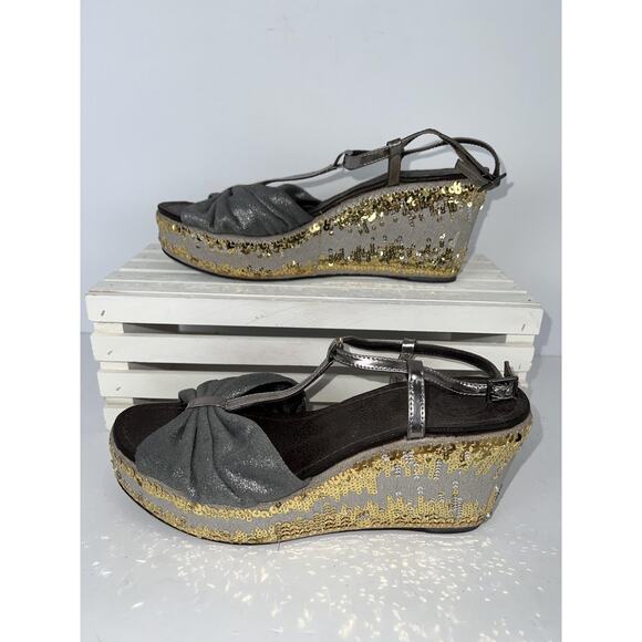 Tory Burch Sandals Womens Size 6 Gray Silver Wedge T-Strap Sequin Leather Sole - Picture 2 of 7